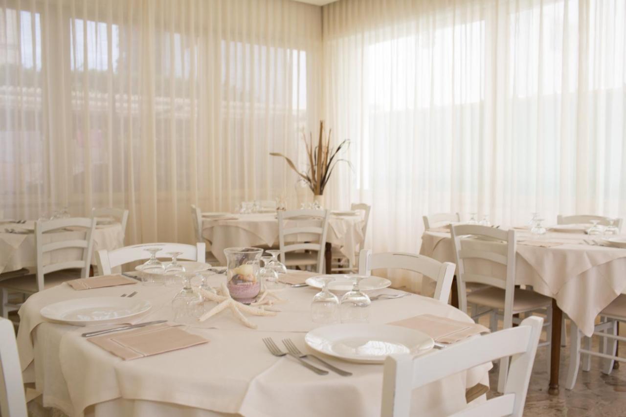 Hotel Trieste Cesenatico Exterior photo