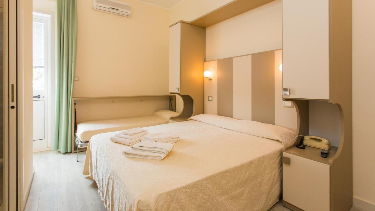 Hotel Trieste Cesenatico Room photo