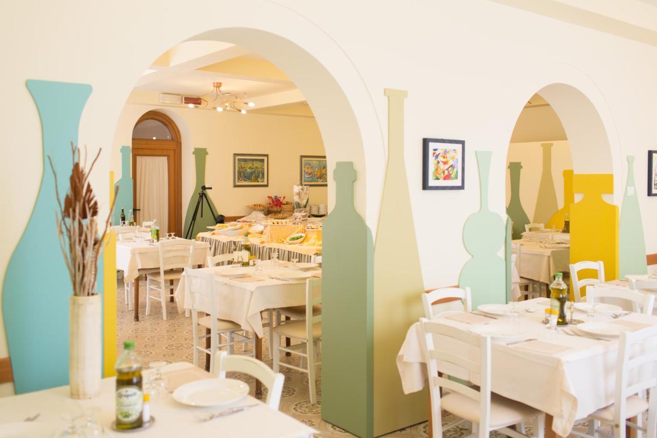 Hotel Trieste Cesenatico Exterior photo
