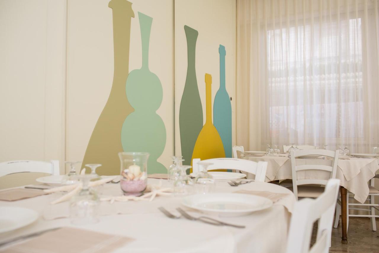 Hotel Trieste Cesenatico Exterior photo